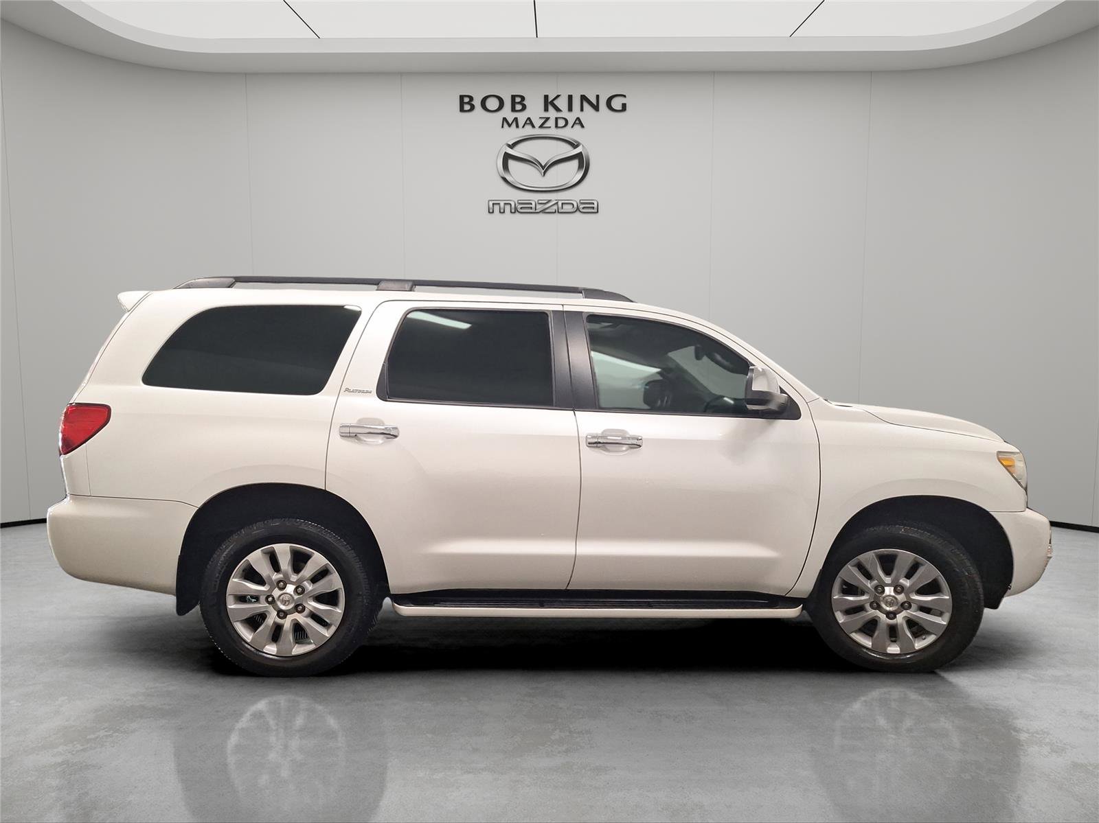 Used 2016 Toyota Sequoia Platinum AWD/4WD image 6