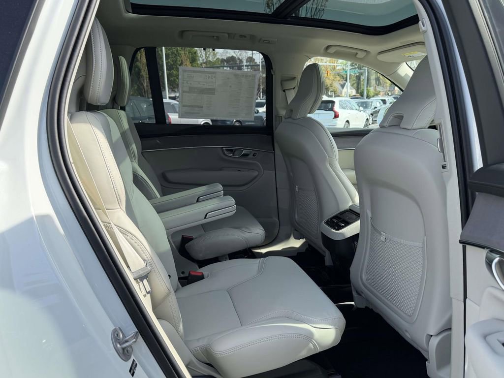 New 2026 Volvo XC90 B5 Ultra w/ Protection Package Premier AWD/4WD image 12