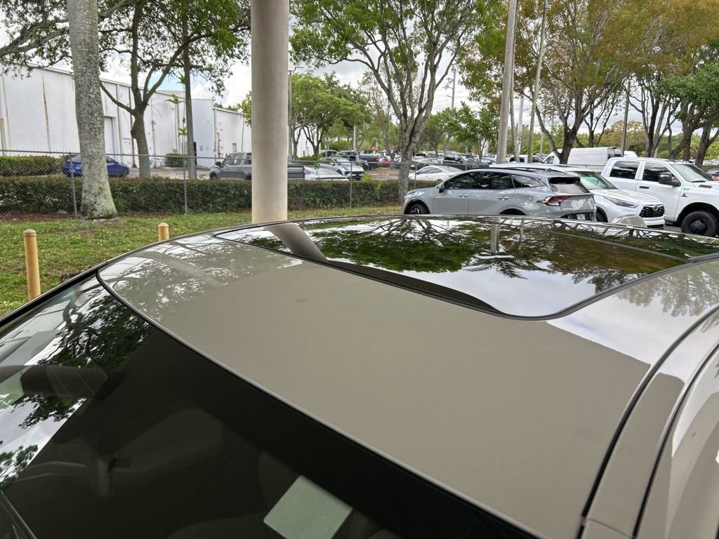 Used 2026 BMW X6 M60i image 17