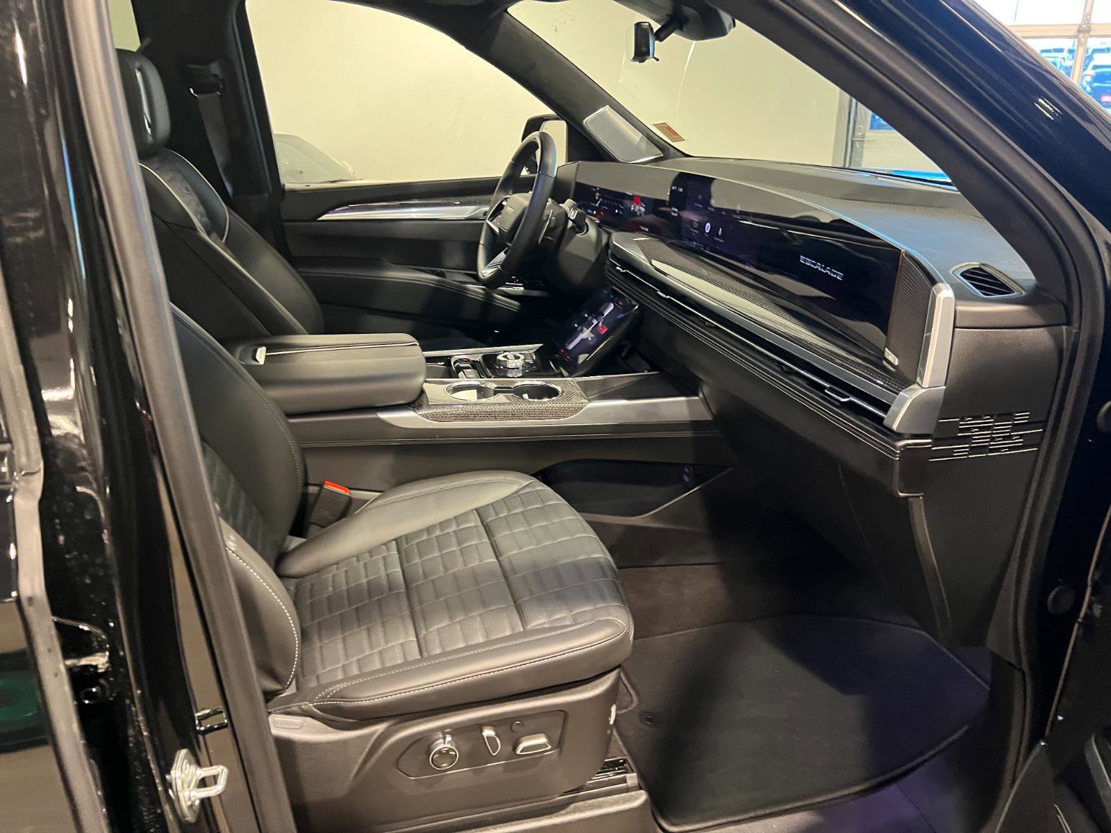 Used 2026 Cadillac Escalade V image 46