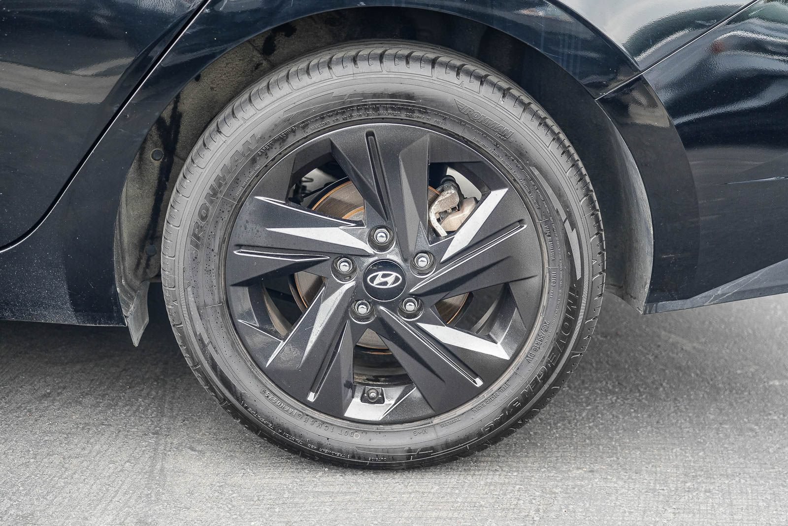 Used 2023 Hyundai Elantra SEL w/ Cargo Package FWD image 11