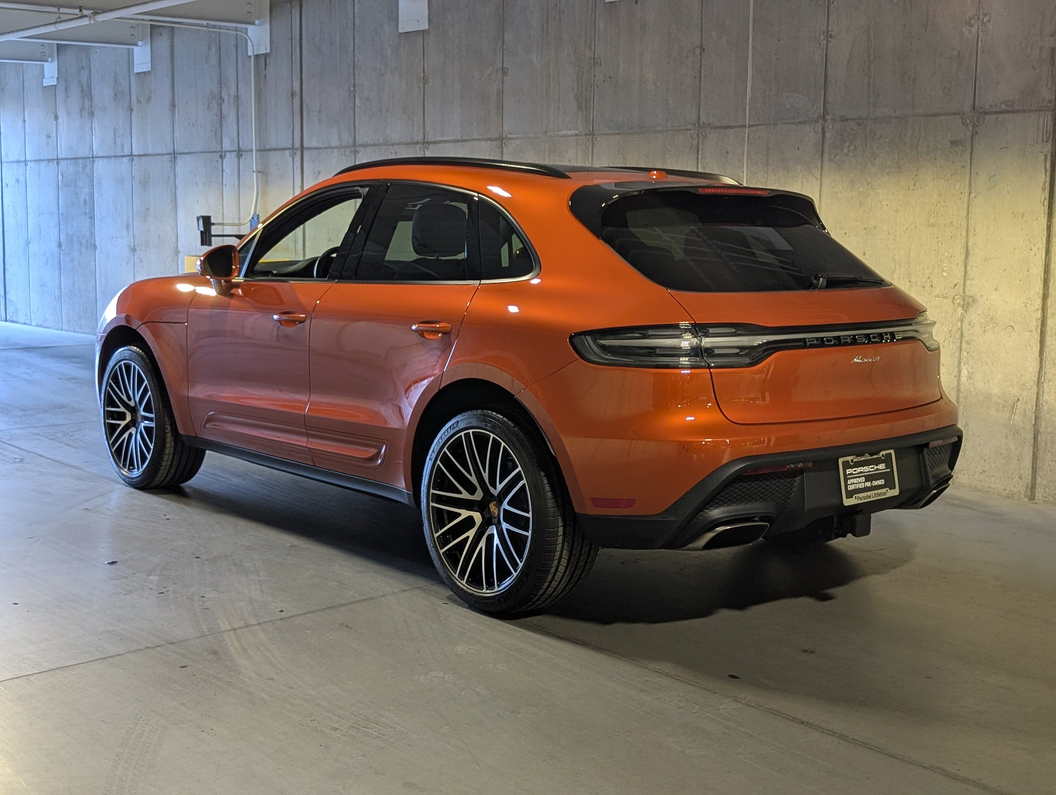 Certified 2025 Porsche Macan image 3
