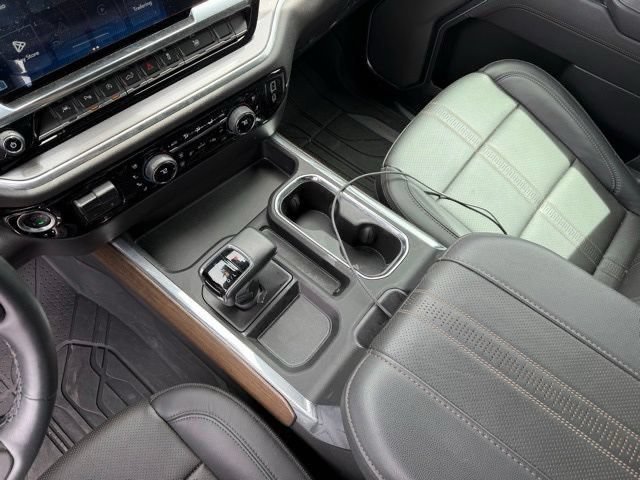 Used 2025 Chevrolet Silverado 1500 High Country AWD/4WD image 23