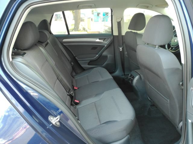 Used 2019 Volkswagen e-Golf SE w/ Driver Assistance Package FWD image 24
