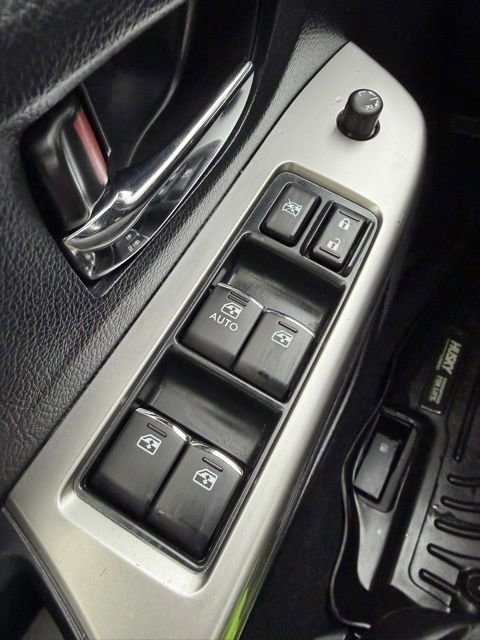Used 2015 Subaru Crosstrek 2.0i Limited AWD/4WD image 18