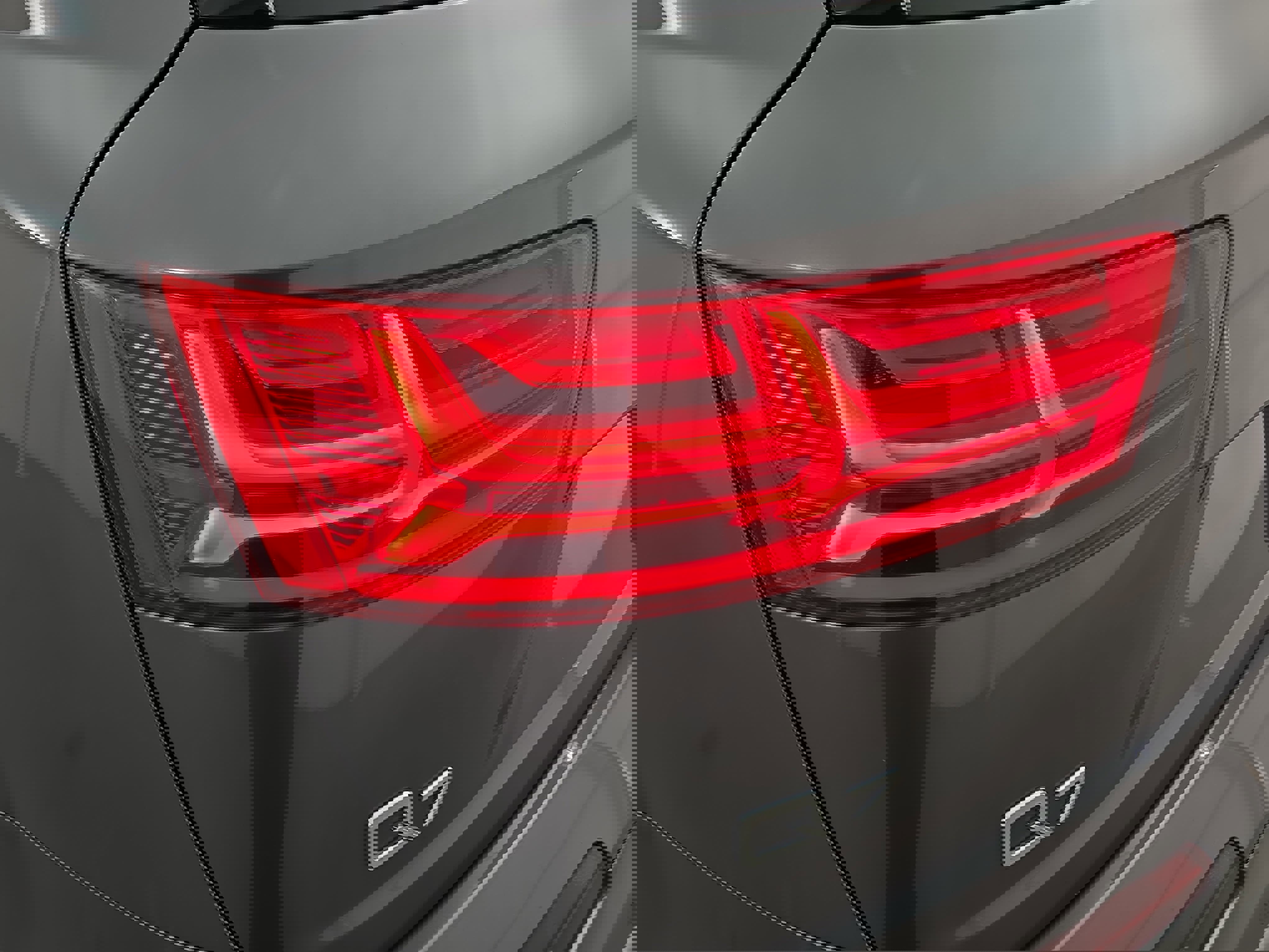 Used 2019 Audi Q7 3.0T Prestige image 34