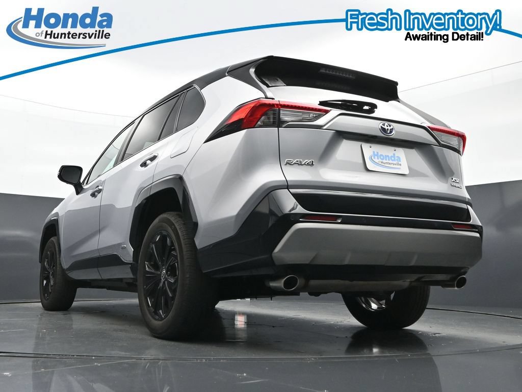 Used 2022 Toyota RAV4 XSE AWD/4WD image 32