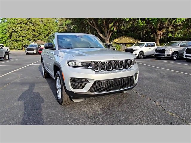 New 2025 Jeep Grand Cherokee Laredo X image 18