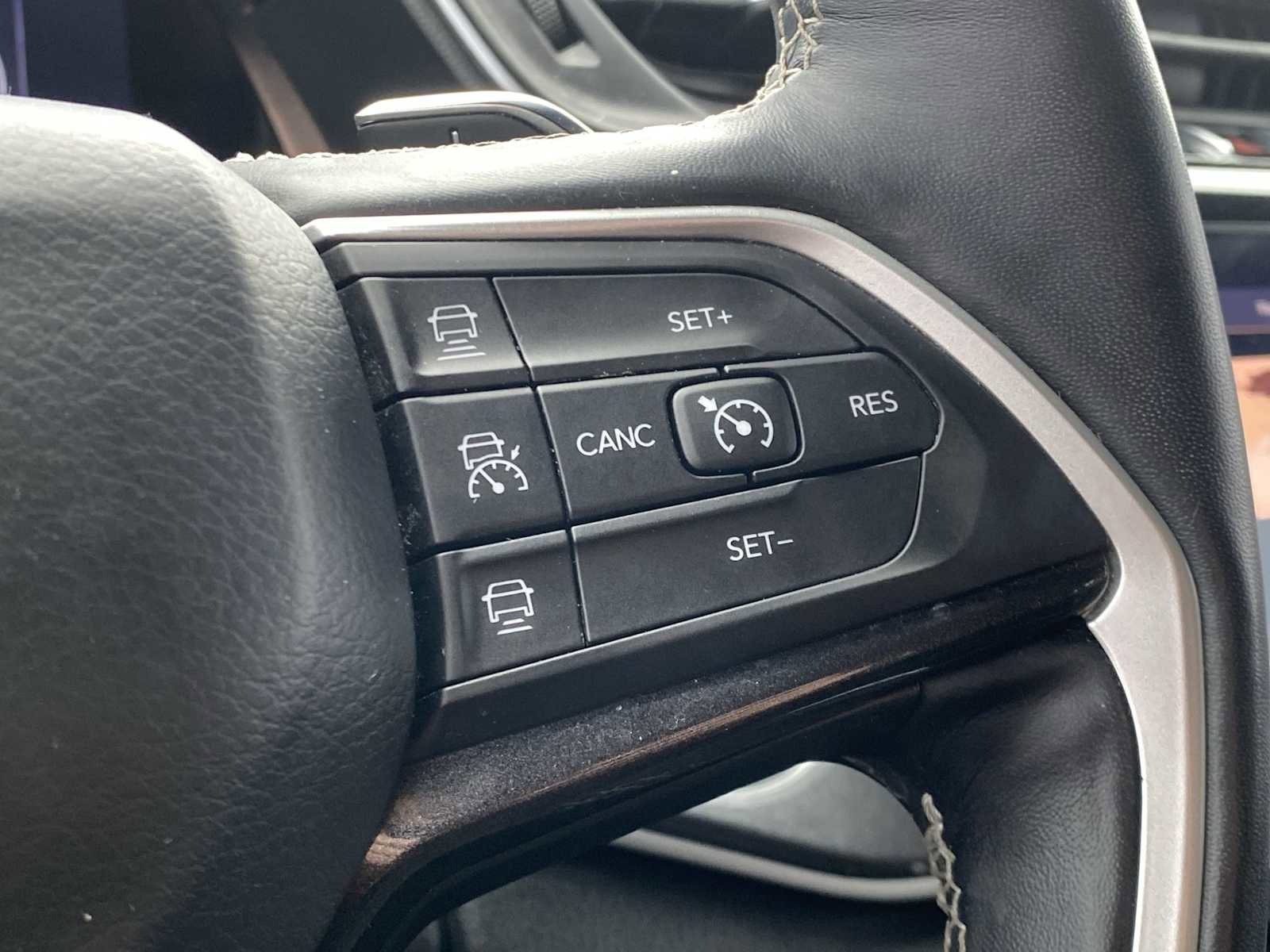 Used 2021 Jeep Grand Cherokee L Laredo image 26