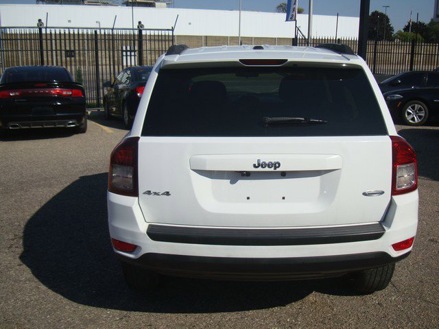 Used 2011 Jeep Compass Latitude w/ Sun/Sound Group image 4