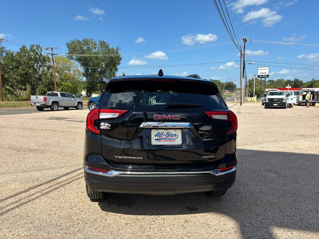 Used 2024 GMC Terrain SLT AWD/4WD image 5