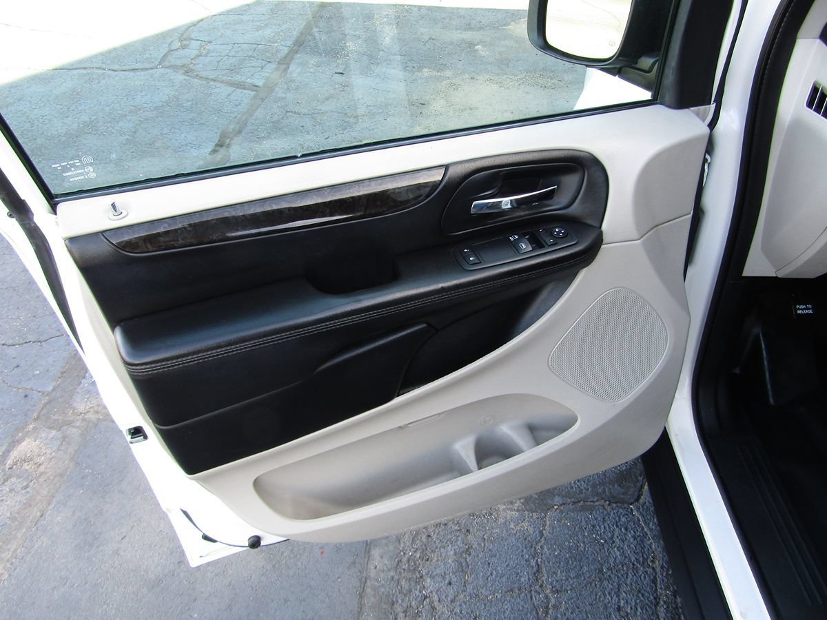 Used 2013 RAM C/V Tradesman FWD image 19