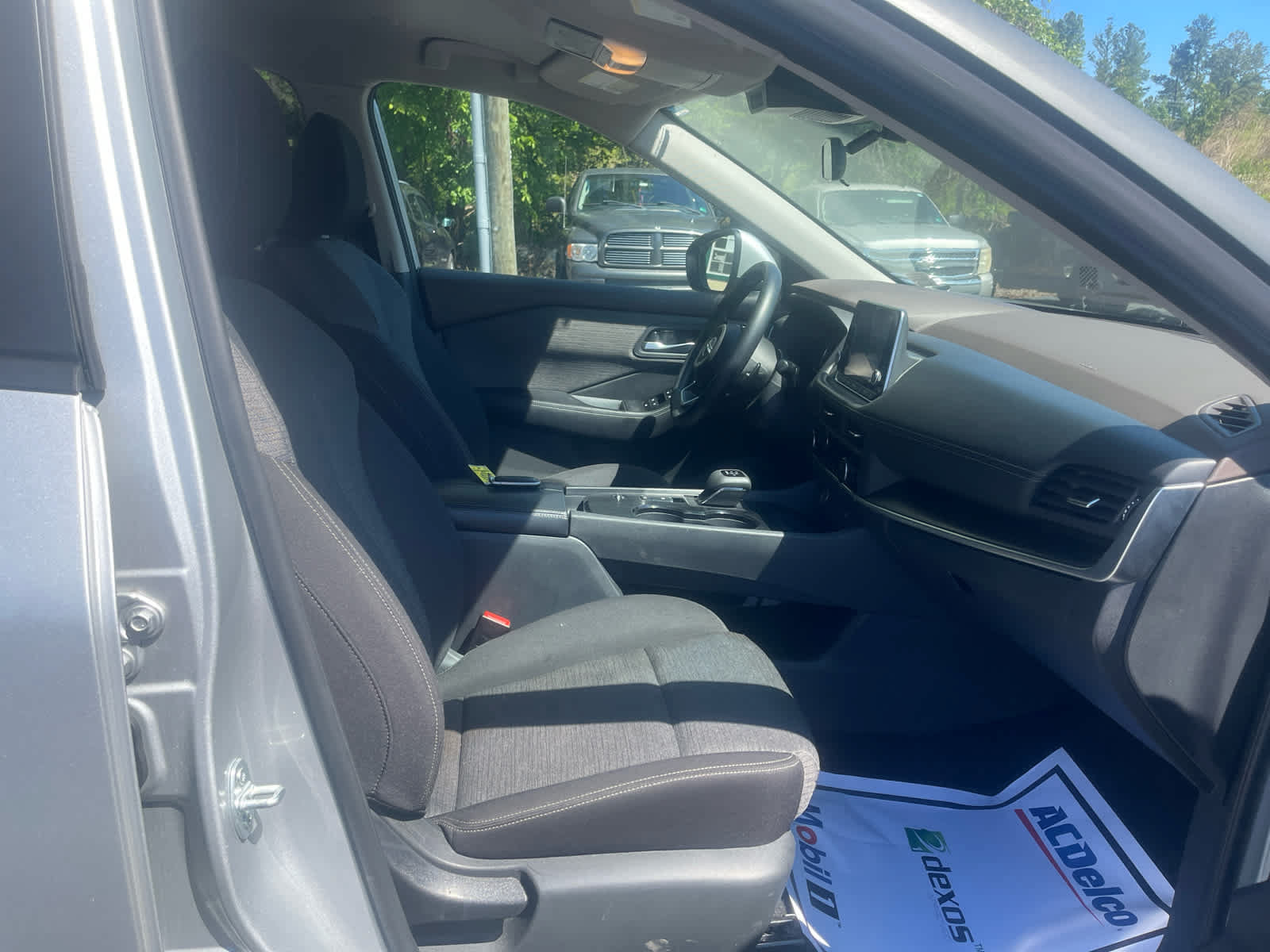 Used 2023 Nissan Rogue SV FWD image 35