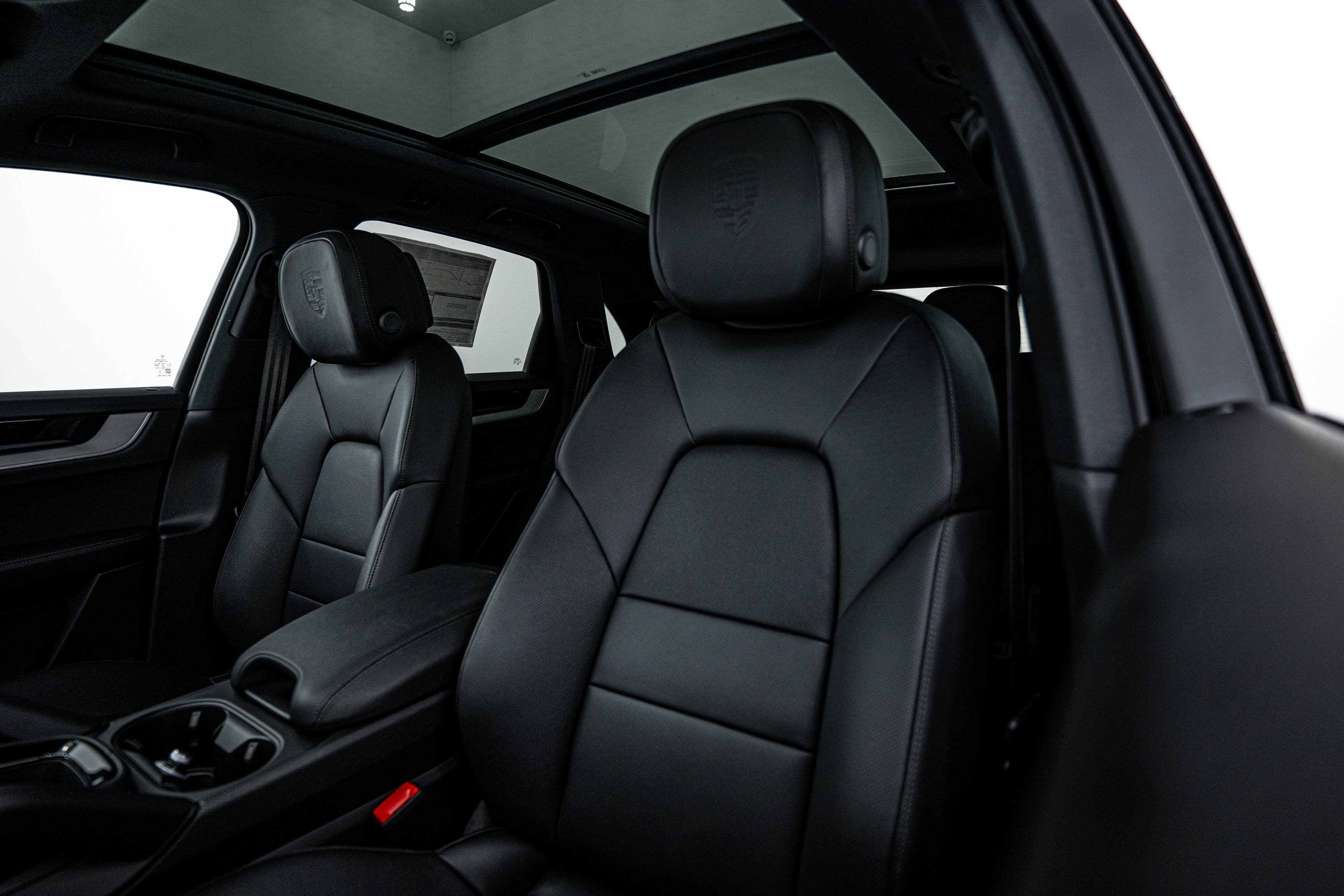 Certified 2025 Porsche Cayenne image 18