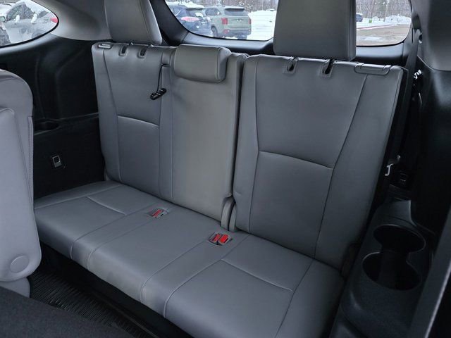 Used 2023 Toyota Highlander XLE image 19