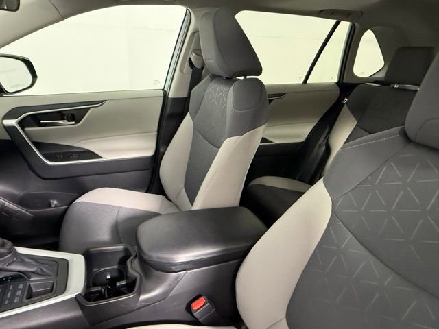 Used 2022 Toyota RAV4 XLE image 25