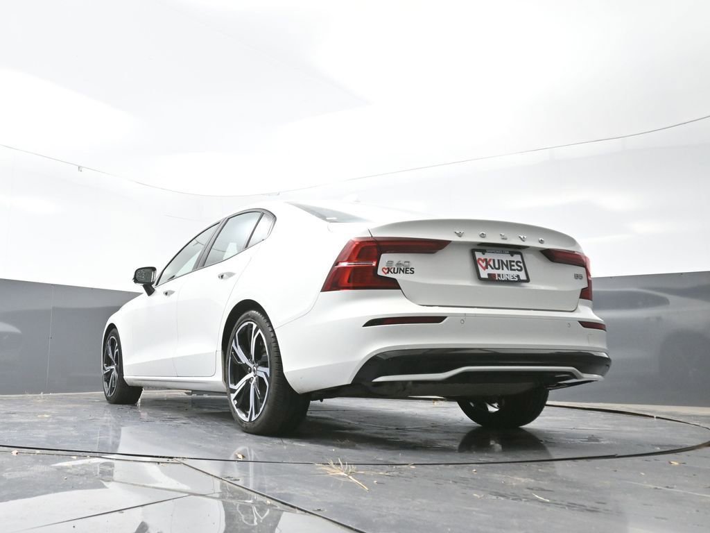 Used 2024 Volvo S60 B5 Core image 55