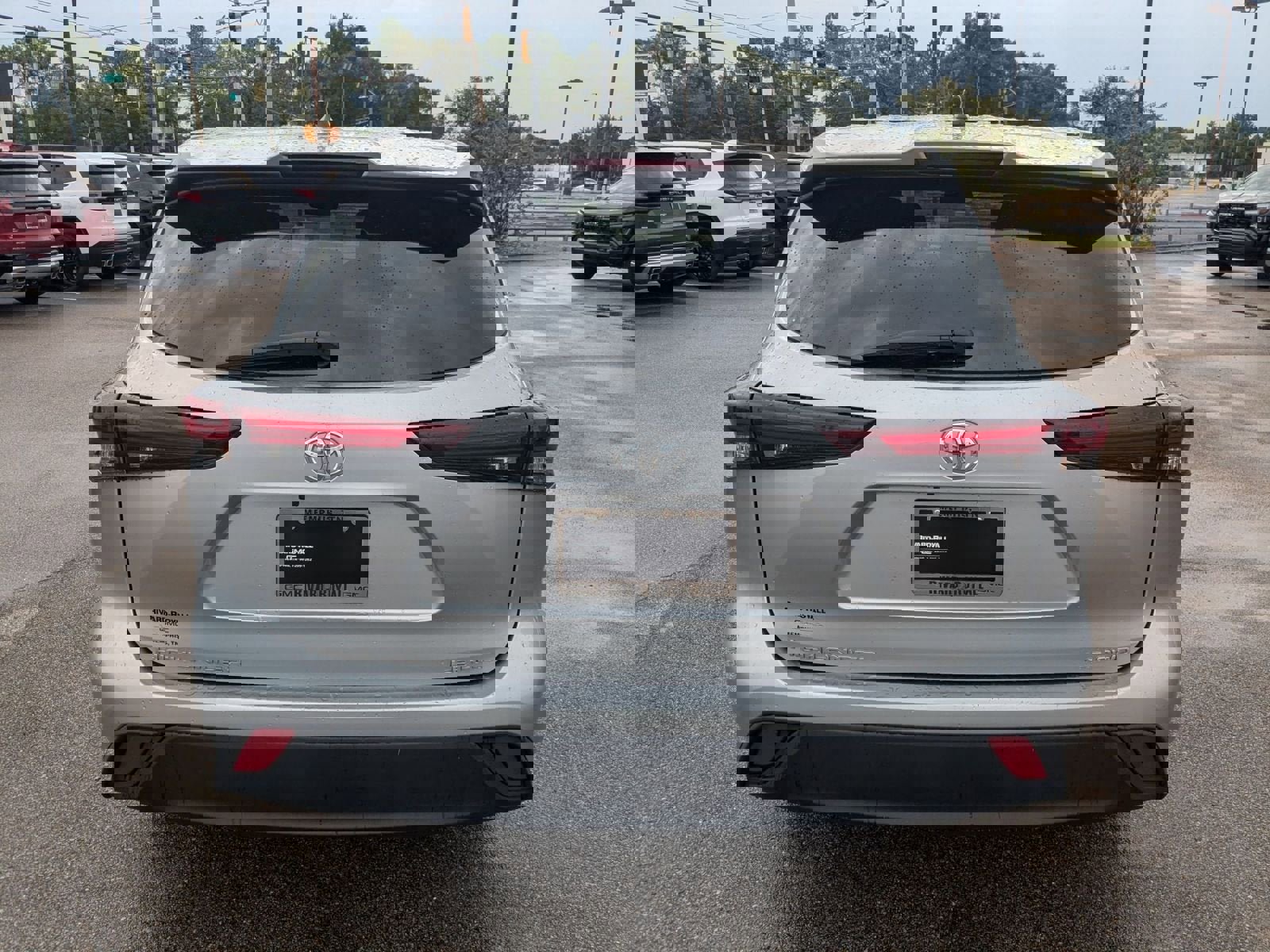 Used 2024 Toyota Highlander LE image 30