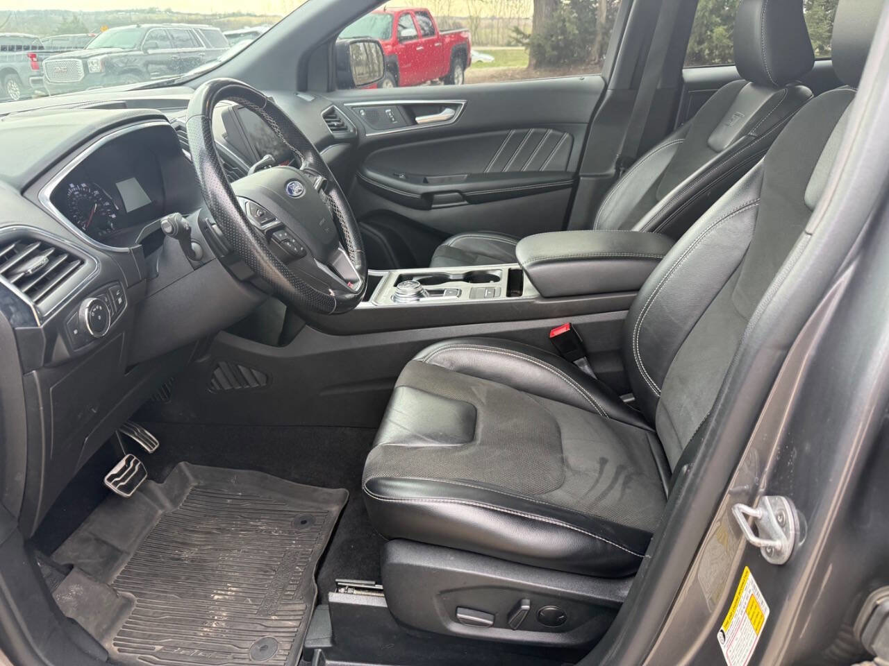 Used 2021 Ford Edge ST image 17