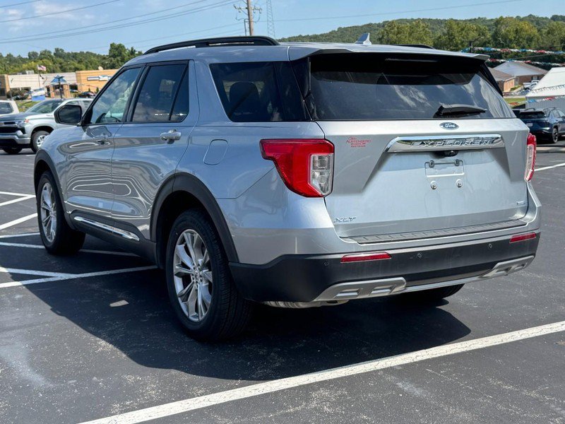 Used 2020 Ford Explorer XLT w/ Equipment Group 202A AWD/4WD image 6