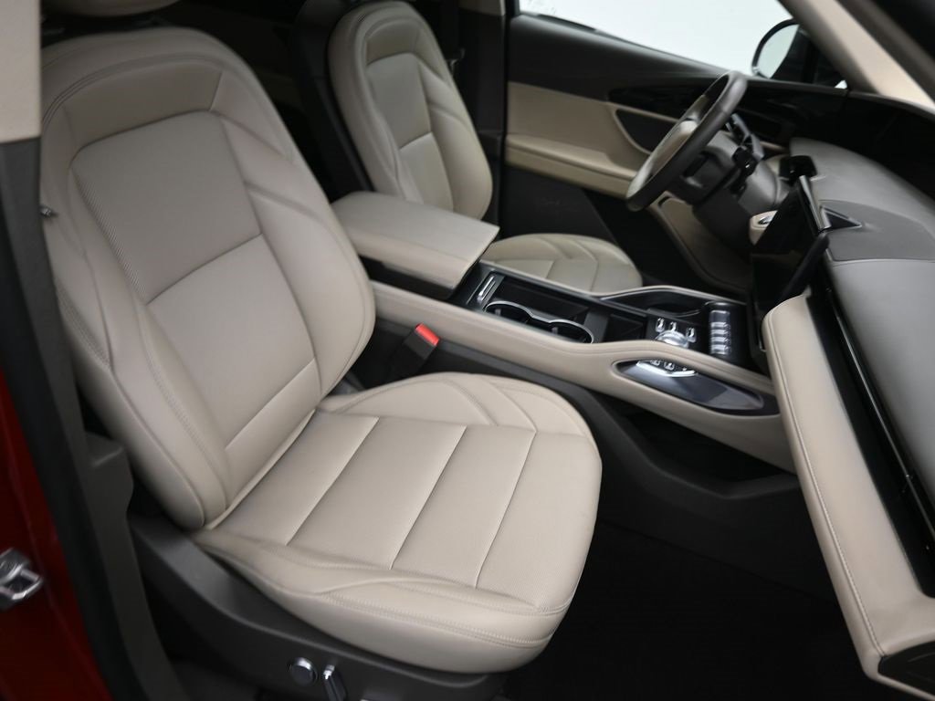 Used 2025 Lincoln Nautilus Premier image 21