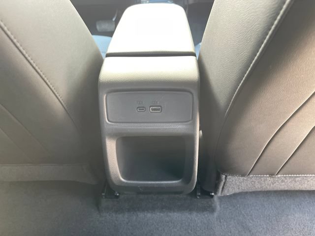 Used 2025 Chevrolet Trax LT w/ LT Convenience Package FWD image 31
