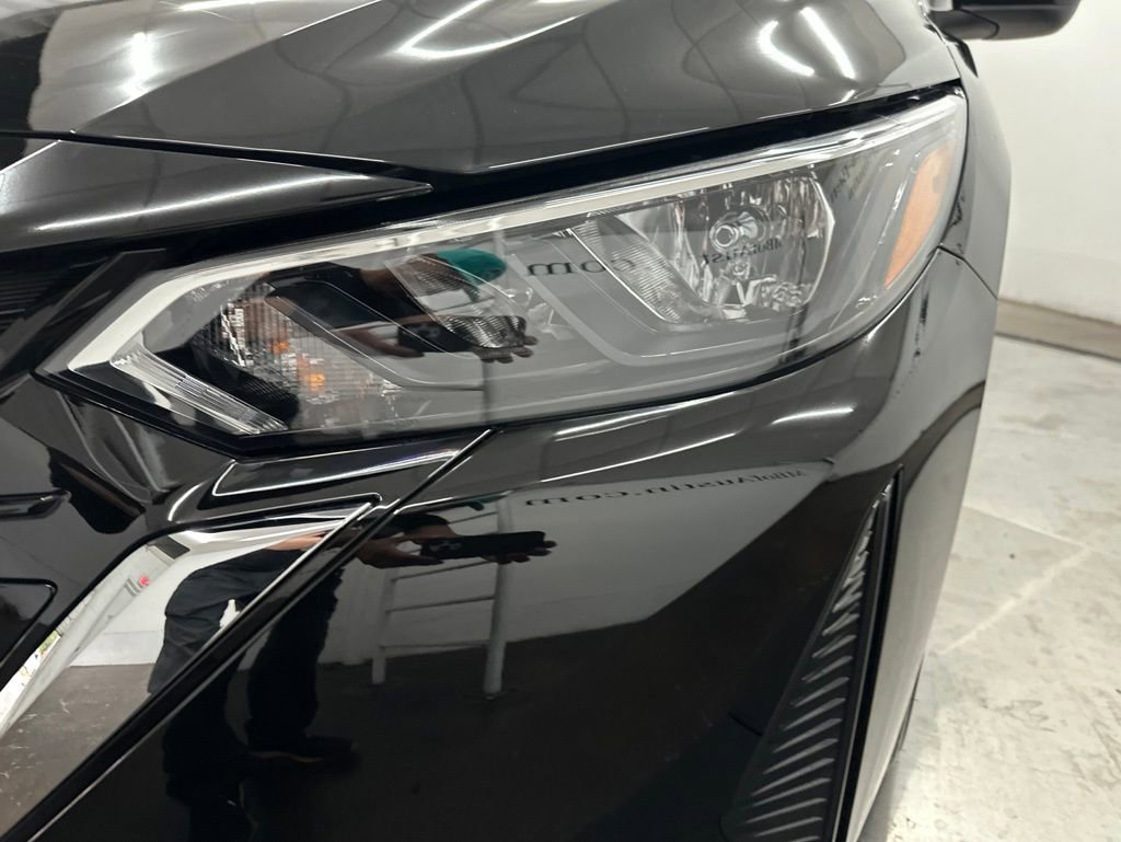Used 2025 Nissan Sentra SV FWD image 25