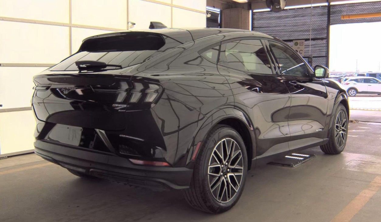 Used 2025 Ford Mustang Mach-E Premium image 4