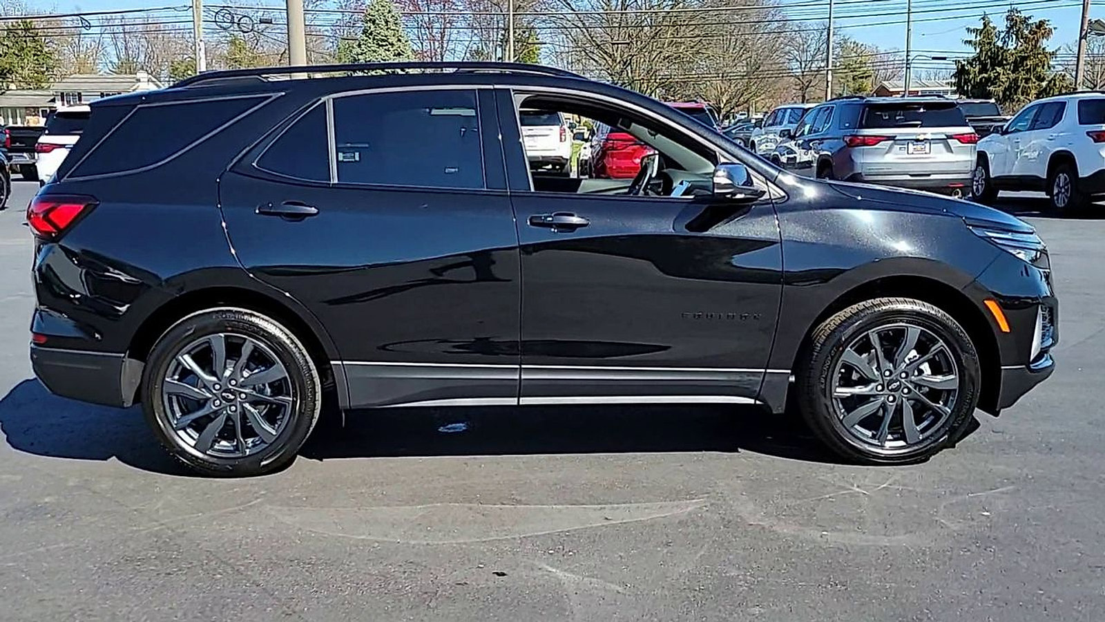 Used 2023 Chevrolet Equinox RS image 9