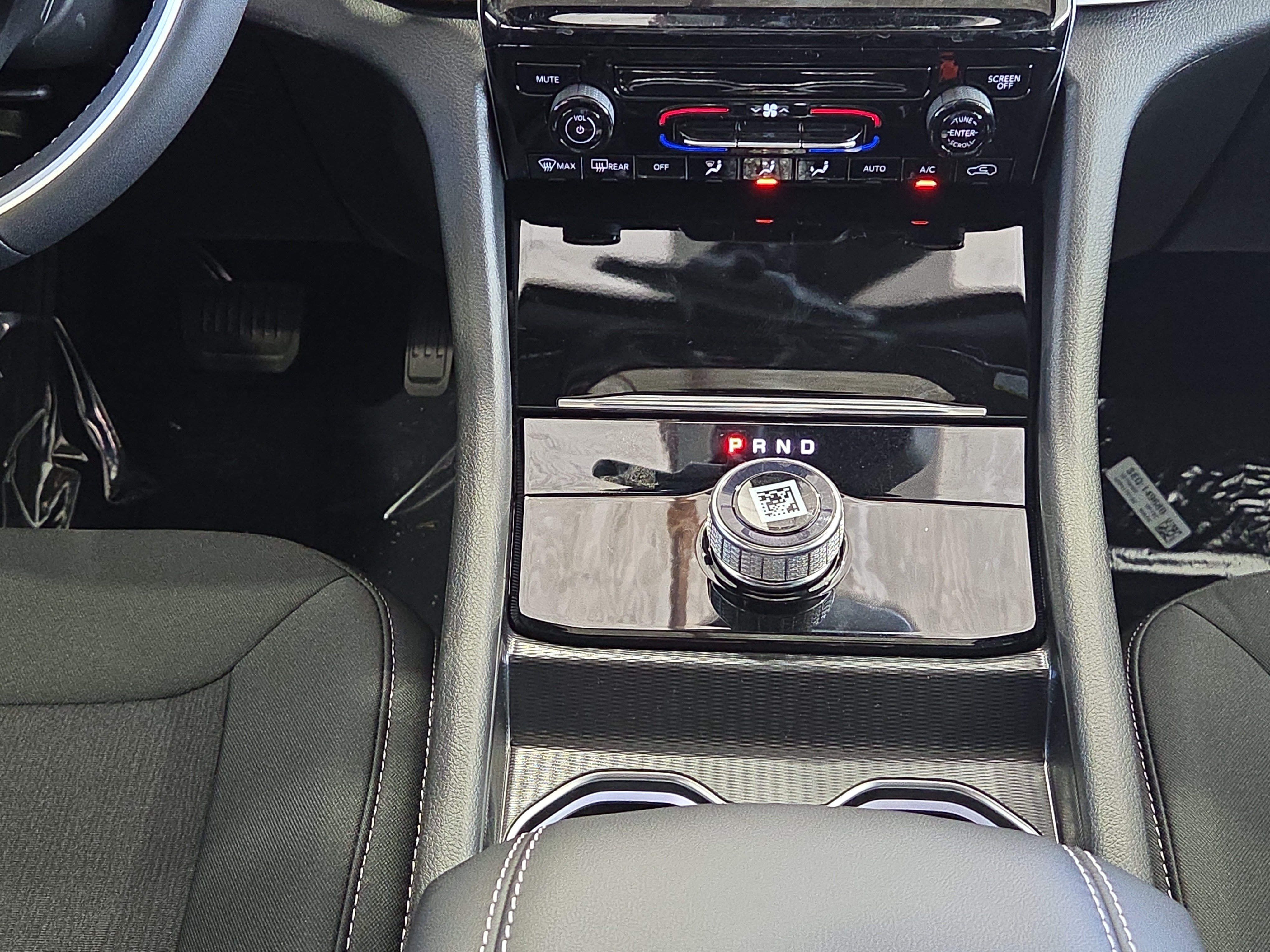 New 2025 Jeep Grand Cherokee L Laredo RWD image 19