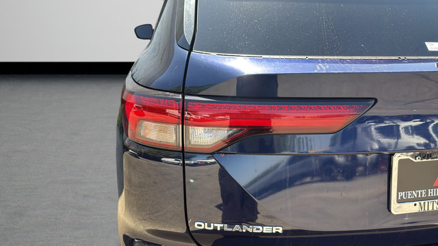 Used 2022 Mitsubishi Outlander SE FWD image 31