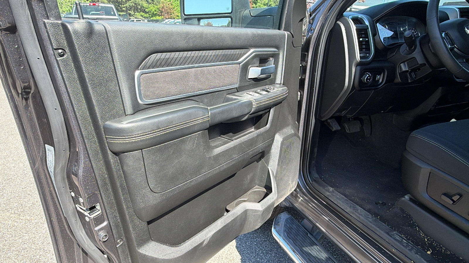 Certified 2025 RAM 2500 Big Horn AWD/4WD image 14