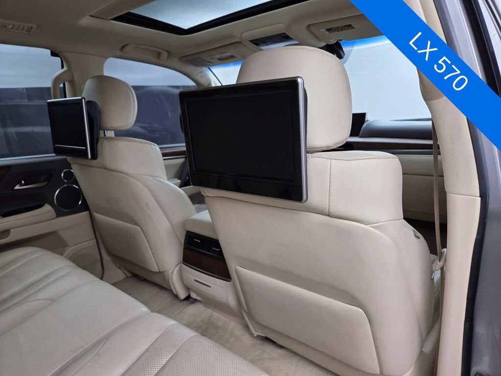 Used 2017 Lexus LX 570 4WD w/ Luxury Package image 18