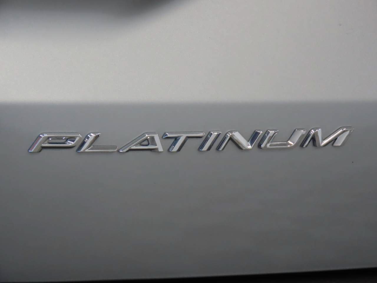 Used 2023 Ford Escape Platinum AWD/4WD image 18