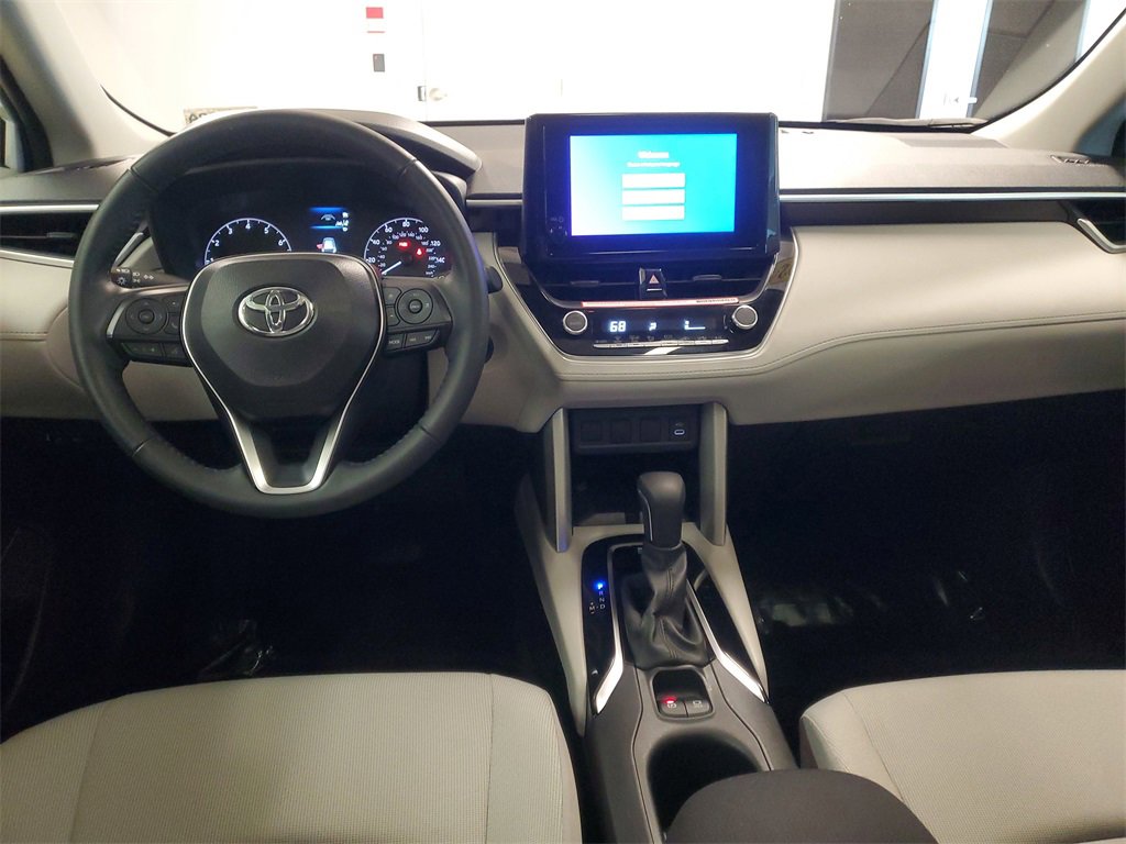 Used 2024 Toyota Corolla Cross LE w/ Moonroof Package image 9