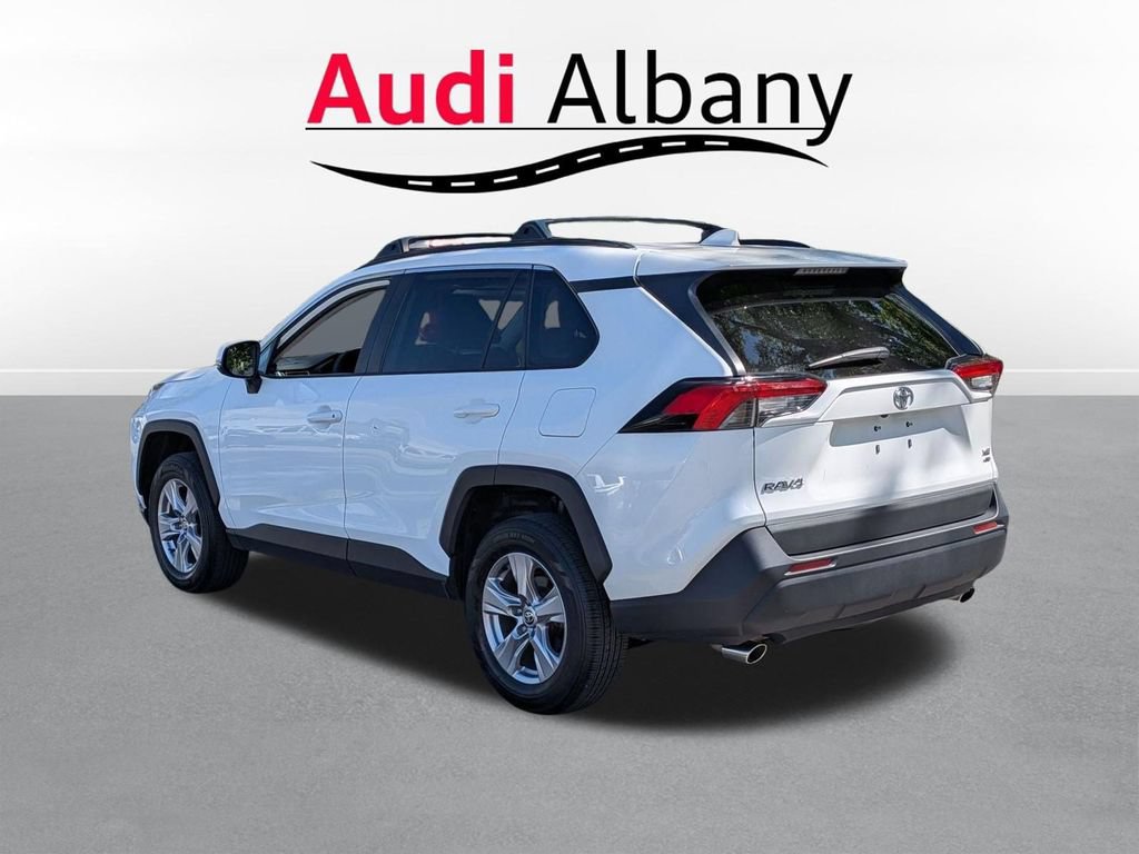 Used 2022 Toyota RAV4 XLE w/ Convenience Package AWD/4WD image 5