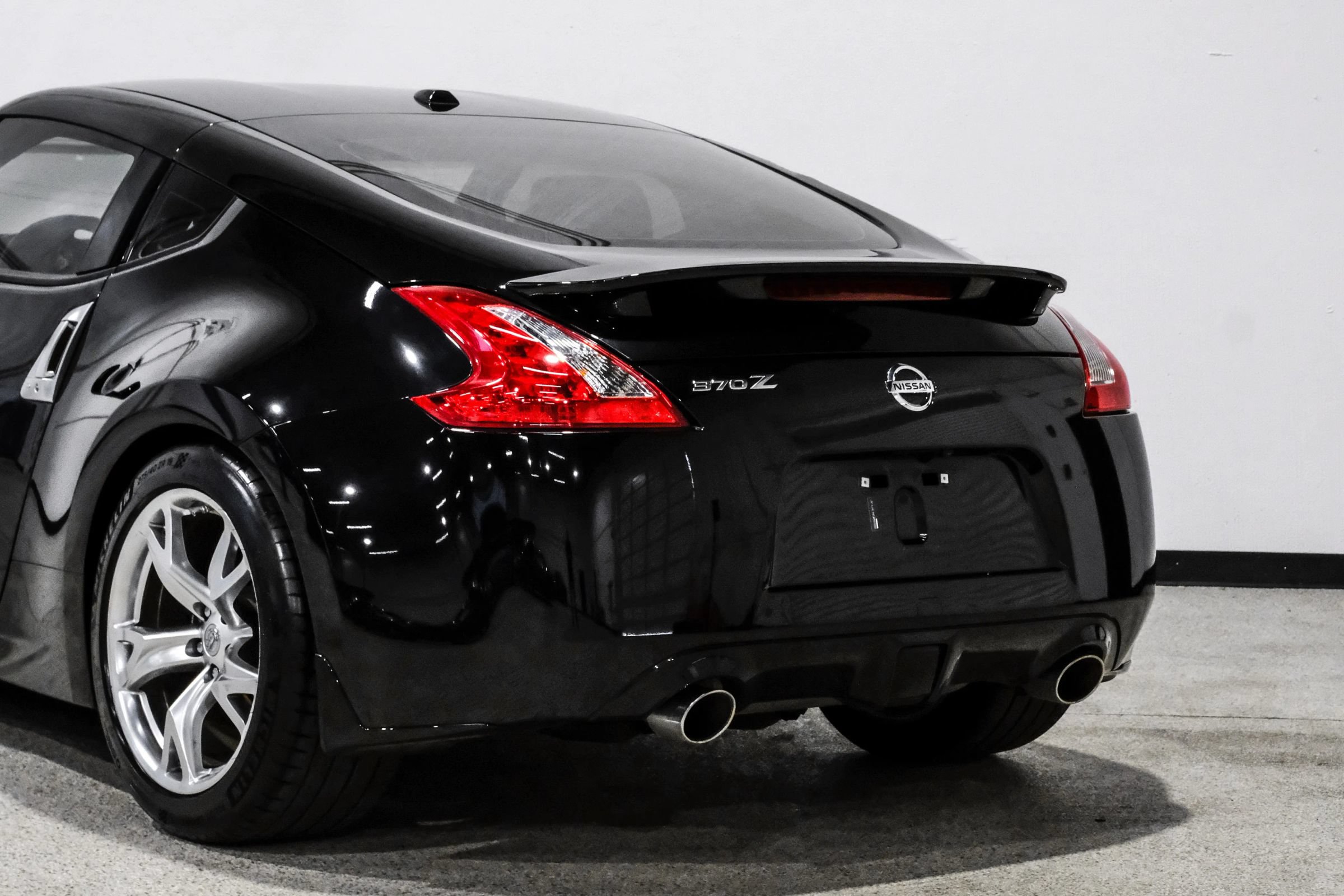 Used 2012 Nissan 370Z Touring w/ Sport Pkg RWD image 18