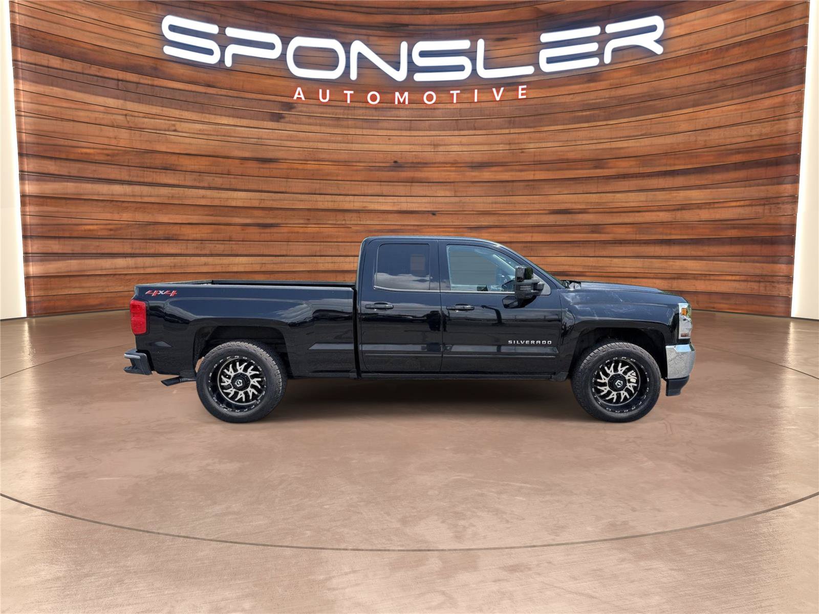 Used 2019 Chevrolet Silverado 1500 LT w/ All Star Edition AWD/4WD image 6