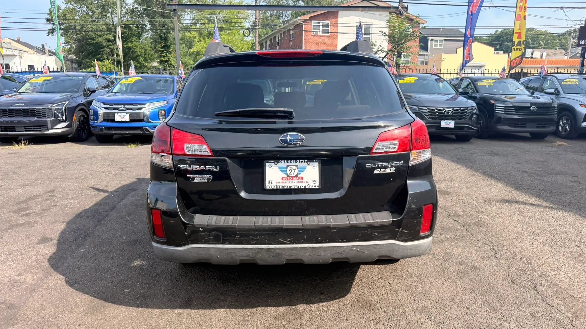 Used 2011 Subaru Outback 2.5i Premium w/ All-Weather Pkg AWD/4WD image 6