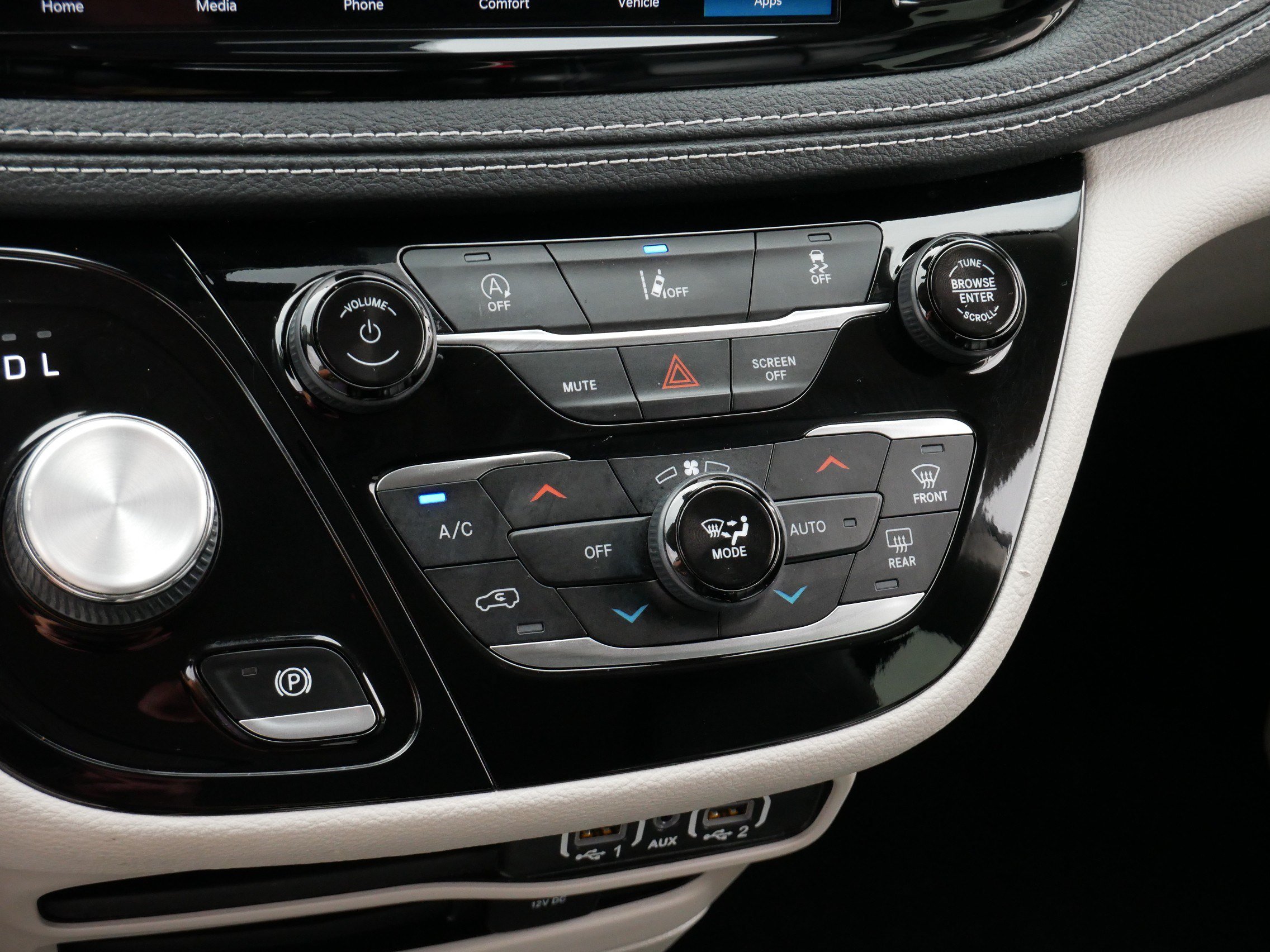 Used 2022 Chrysler Pacifica Touring-L FWD image 23