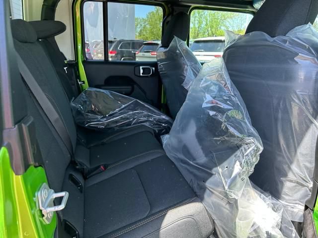 New 2025 Jeep Gladiator Sport AWD/4WD image 28
