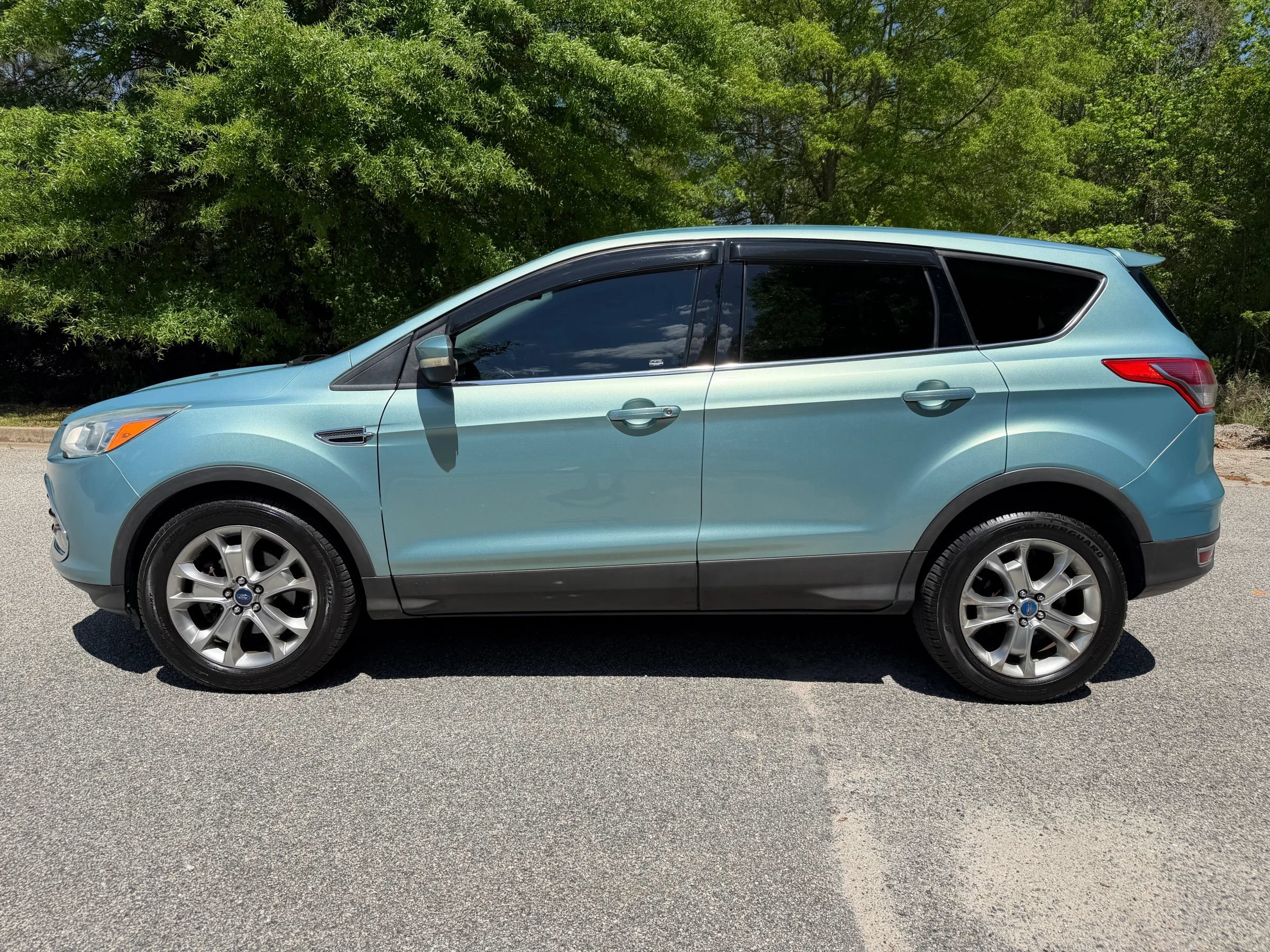 Used 2013 Ford Escape SEL FWD image 2