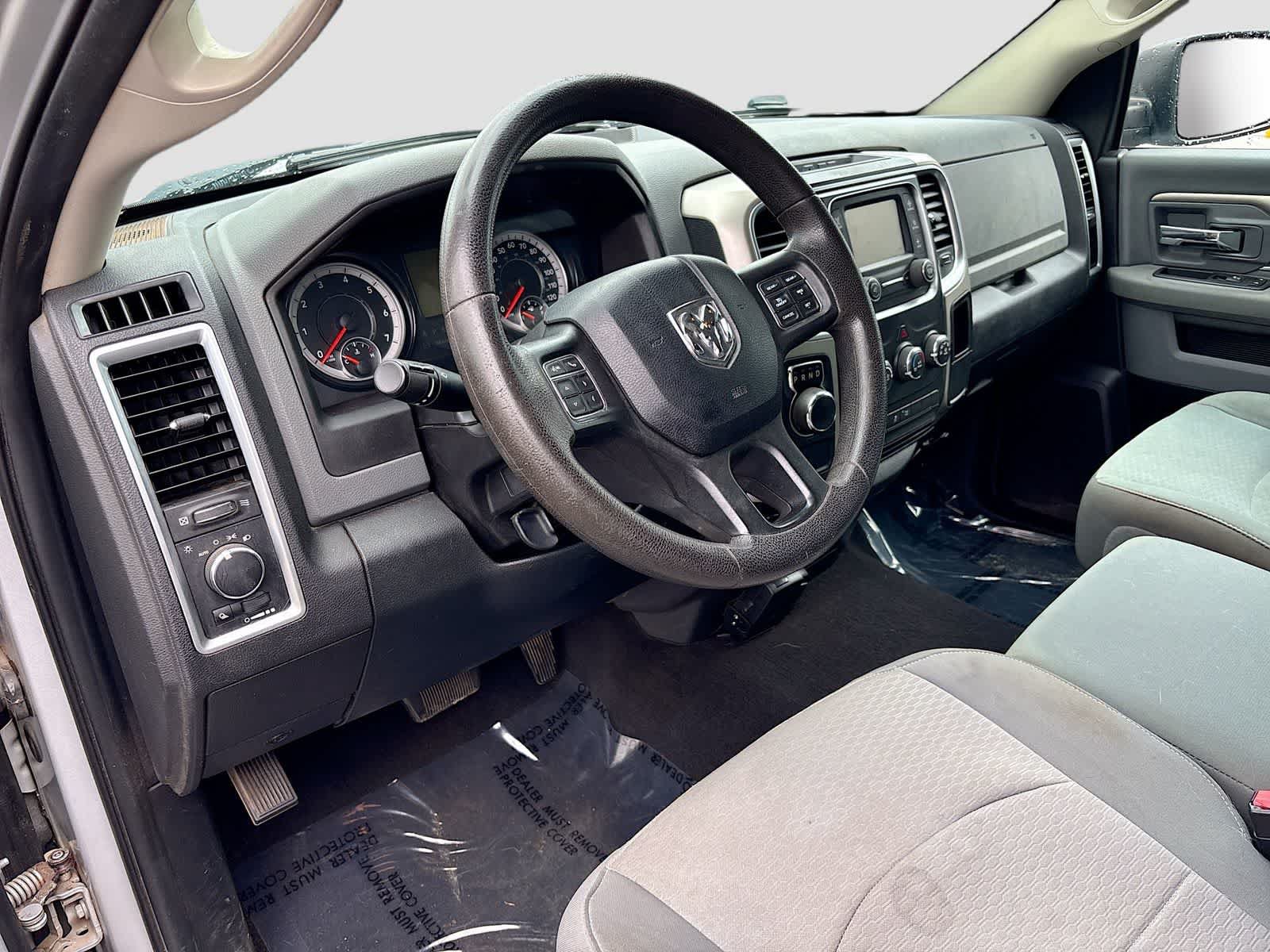 Used 2017 RAM 1500 Classic SLT RWD image 9