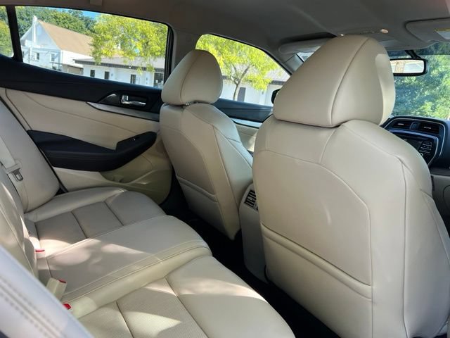 Used 2017 Nissan Maxima 3.5 SV w/ Dynamic Package FWD image 19