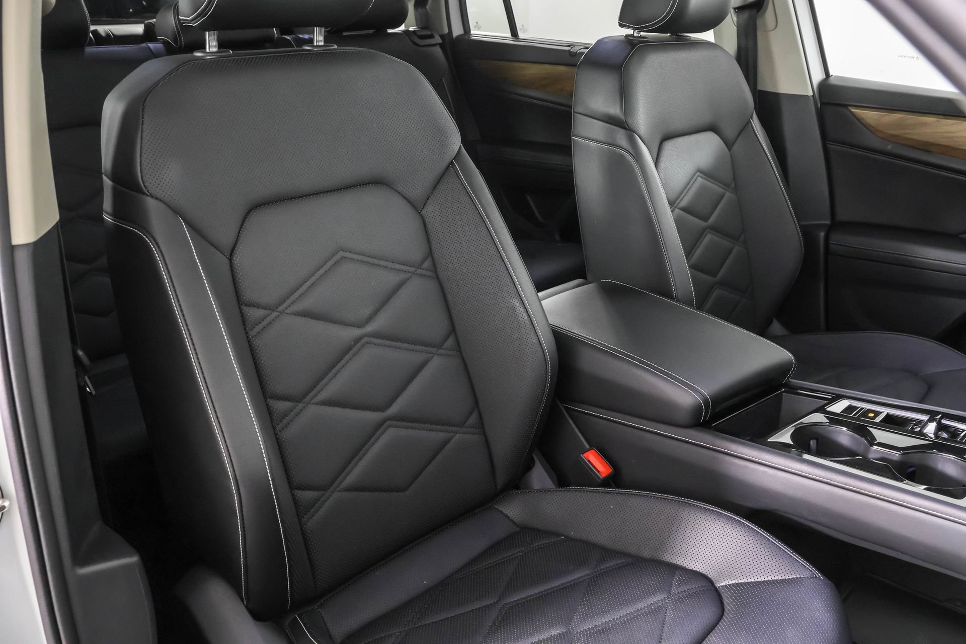 Used 2024 Volkswagen Atlas SE w/ Panoramic Sunroof Package AWD/4WD image 48