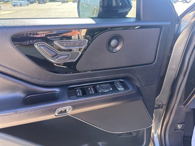 Used 2020 Lincoln Aviator Reserve w/ Elements Package Plus image 37