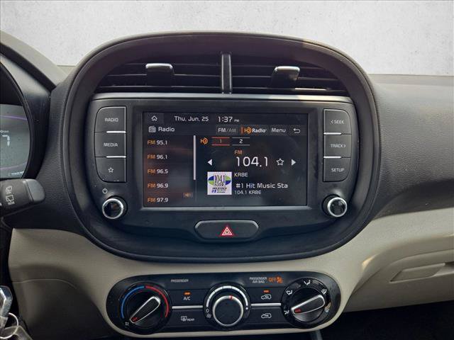 Used 2025 Kia Soul LX w/ LX Technology Package FWD image 14