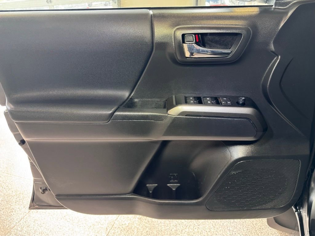 Used 2023 Toyota Tacoma TRD Sport w/ Advanced Technology Package image 21