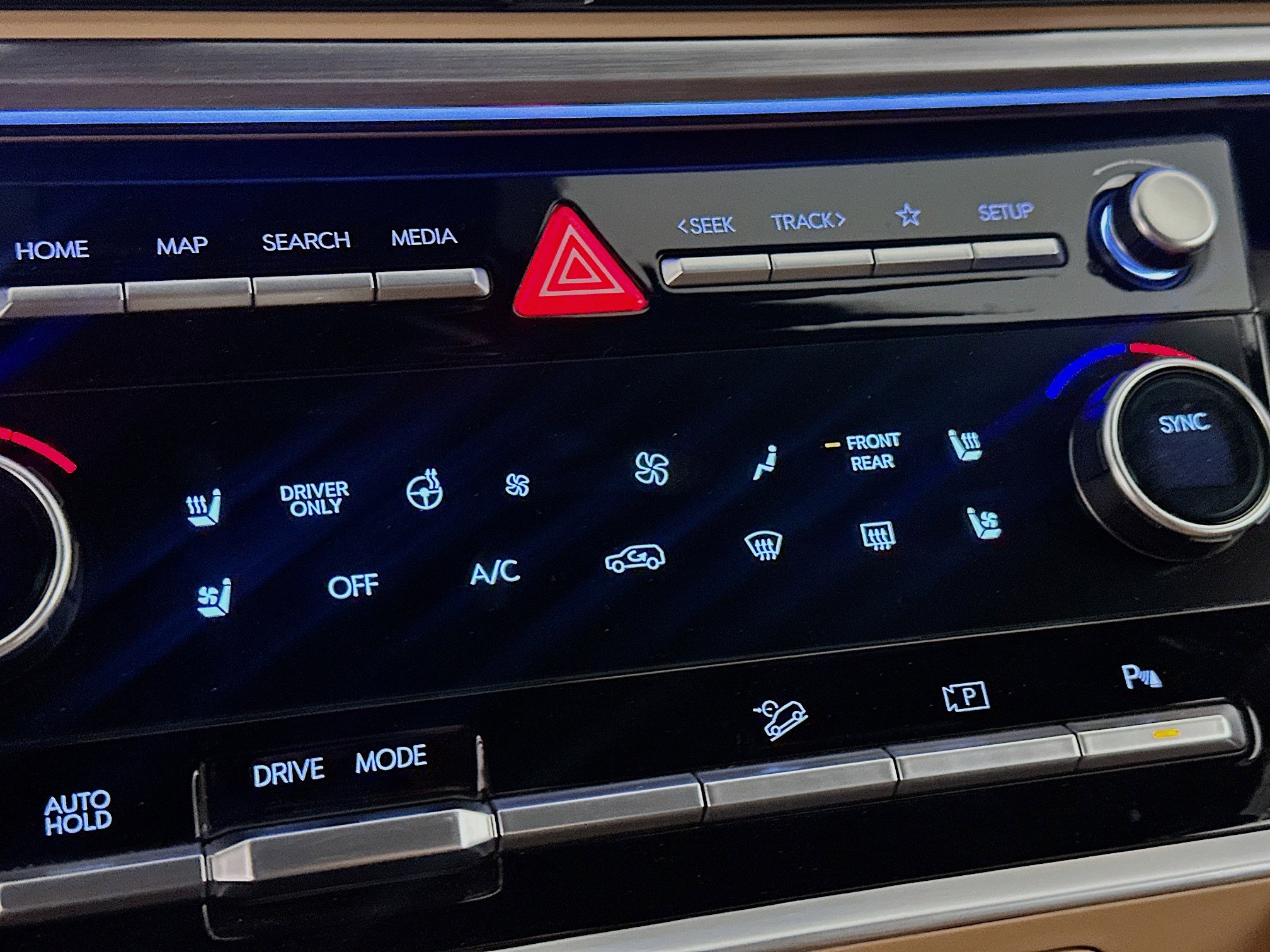 Used 2025 Hyundai Santa Fe Limited image 24