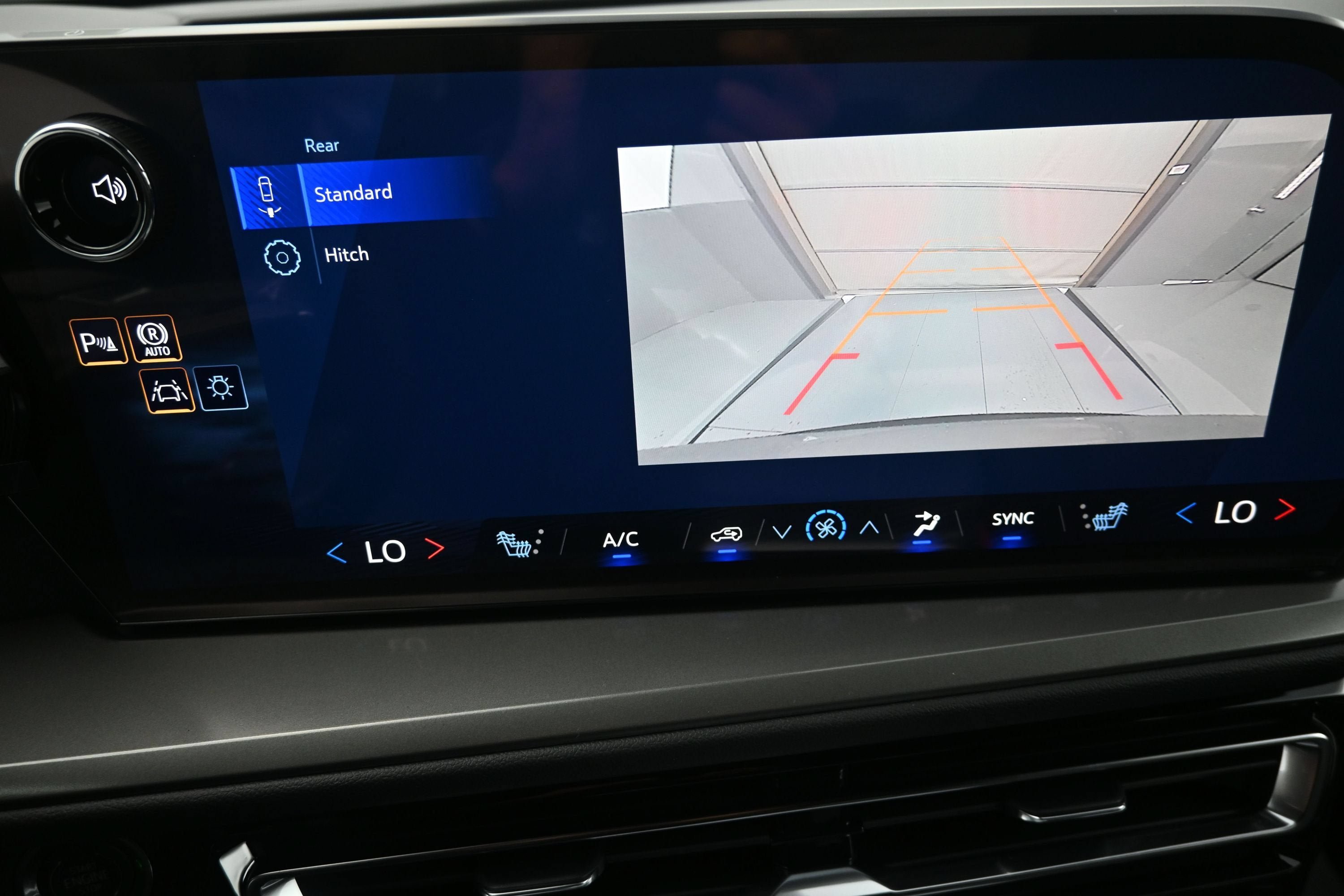New 2027 Chevrolet Traverse LT w/ Midnight/Sport Edition AWD/4WD image 18